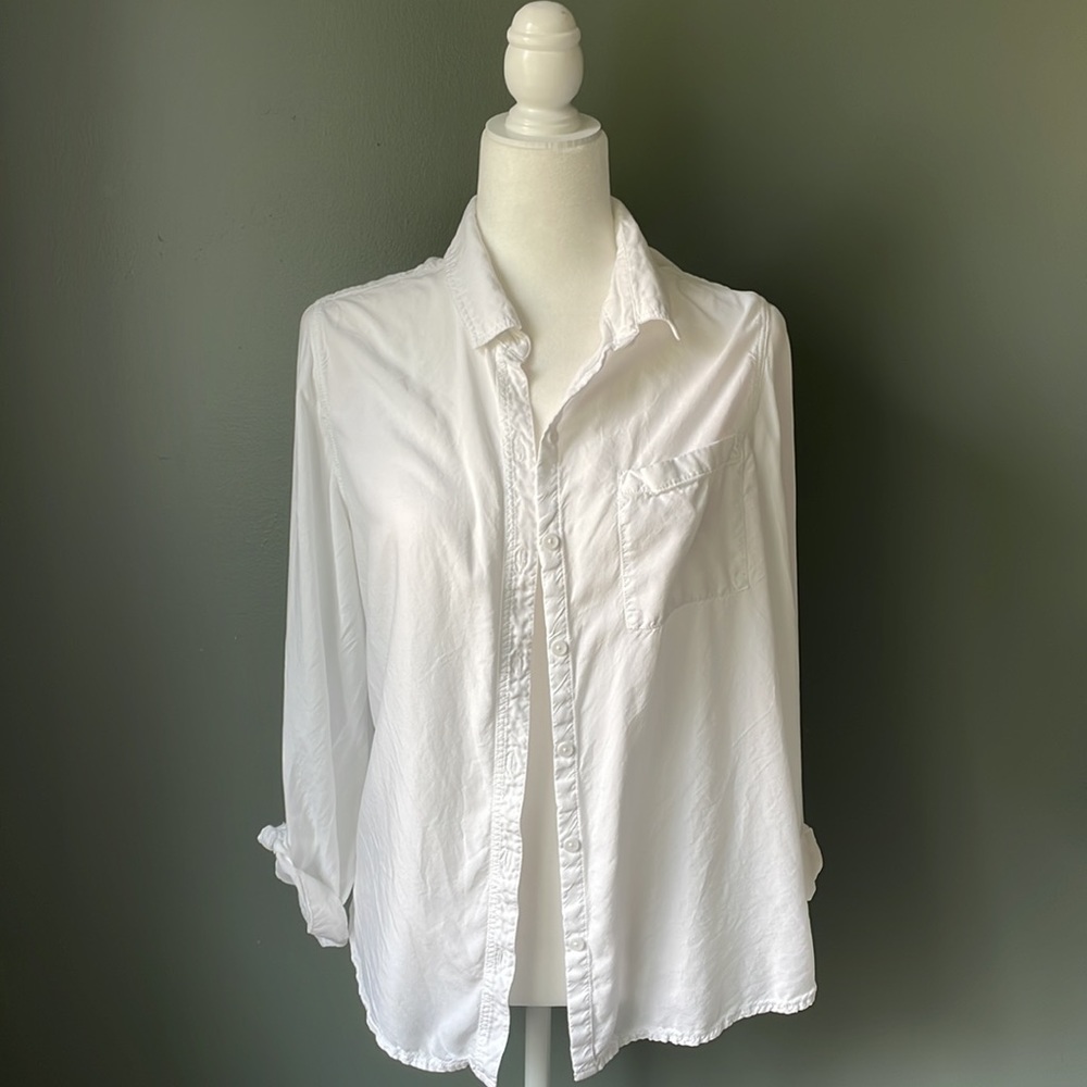 BeachLunchLounge White Lightweight Button Down
